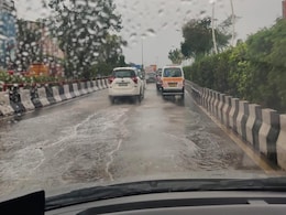 People Of Delhi-NCR Wake Up To Light Rain, Yellow Alert Issued For Today People Of Delhi-NCR Wake Up To Light Rain, Yellow Alert Issued For Today