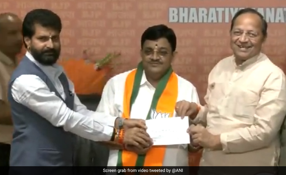 Ex-MP V Maitreyan, Who Was Expelled From AIADMK, Joins BJP