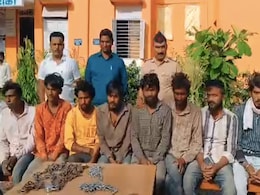 महाराष्ट्र में जुल्म की दास्तान सामने आई, रात में भाग ना जाएं इसलिए जंजीरों से बांधकर रखा जाता था मजदूरों को! महाराष्ट्र में जुल्म की दास्तान सामने आई, रात में भाग ना जाएं इसलिए जंजीरों से बांधकर रखा जाता था मजदूरों को!
