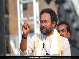 Telangana BJP Chief Detained In Hyderabad Amid Hunger Strike Against KCR Telangana BJP Chief Detained In Hyderabad Amid Hunger Strike Against KCR