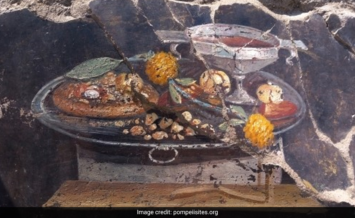 Archaeologists In Pompeii Discover 'Pizza' Painting From 2,000 Years Ago