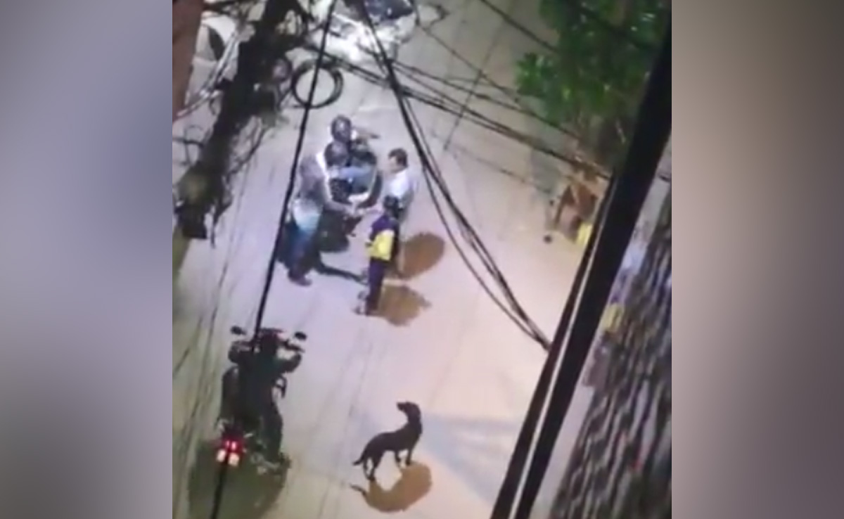They Stopped A Couple To Rob Them, But Changed Their Plan On Finding Out...