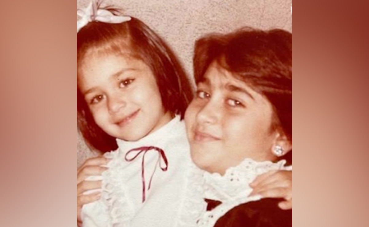 Kareena Kapoor's Birthday Wish For Her "Numero Uno" Sister Karisma Kapoor Is All Heart