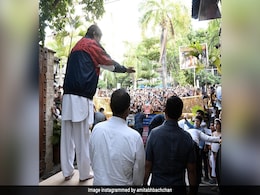 Why Amitabh Bachchan Meets Fans On Sunday Barefoot: "Go To The Temple" Why Amitabh Bachchan Meets Fans On Sunday Barefoot: "Go To The Temple"
