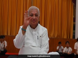 Kerala Governor, Health Minister Lead Yoga Day Events, Soldiers Perform Underwater Yoga Kerala Governor, Health Minister Lead Yoga Day Events, Soldiers Perform Underwater Yoga