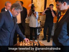 जब आनंद महिंद्रा की चेस किंग विश्वनाथन आनंद से हुई मुलाकात, शतरंज की बाजी में आमने-सामने दिखे लीजेंड्स