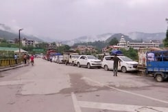 हिमाचल प्रदेश और उत्तराखंड में भारी बारिश के बाद बढ़ी परेशानी, कई सड़कें बंद हिमाचल प्रदेश और उत्तराखंड में भारी बारिश के बाद बढ़ी परेशानी, कई सड़कें बंद