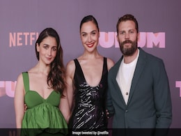 Netflix Tudum 2023: Alia Bhatt, Gal Gadot And Jamie Dornan Lit Up The Red Carpet Netflix Tudum 2023: Alia Bhatt, Gal Gadot And Jamie Dornan Lit Up The Red Carpet