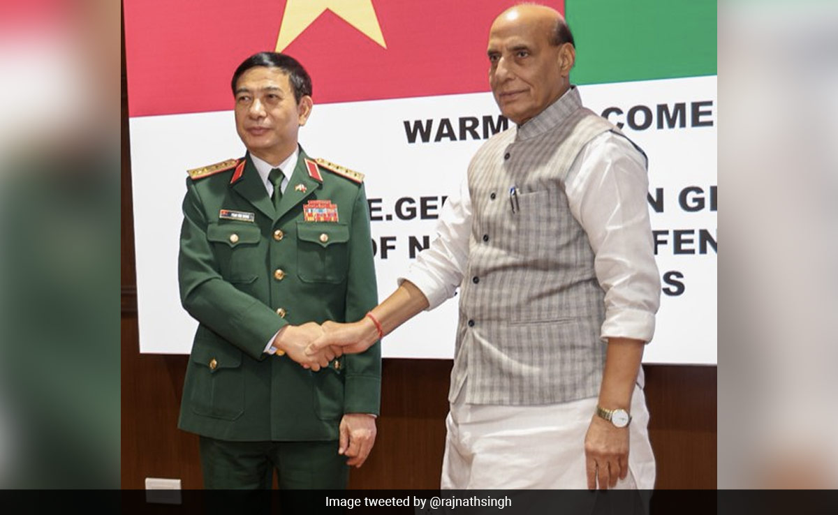 Rajnath Singh Holds Talks With Vietnamese Defence Minister