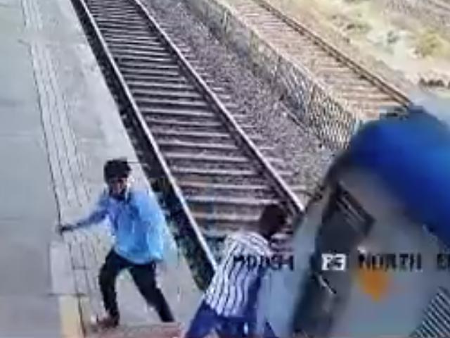 Video: Mumbai Boy, Hit By Train While Standing On Platform's Edge, Dies