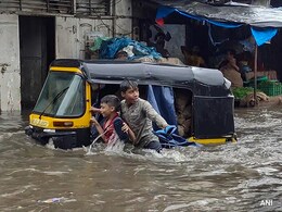 Pune Rain Alert: पुणे, सातारा कोल्हापूर घाटाला ऑरेंज अलर्ट, 24 तासांत 6 जणांचा मृत्यू Pune Rain Alert: पुणे, सातारा कोल्हापूर घाटाला ऑरेंज अलर्ट, 24 तासांत 6 जणांचा मृत्यू