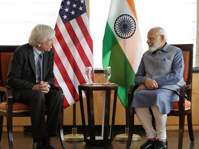 न्यूयॉर्क में प्रतिष्ठित अमेरिकी शिक्षाविदों से मिले PM मोदी