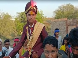VIDEO: दलित दूल्हे के घोड़ी चढ़ने पर भड़के दबंग, बारात पर किया पथराव; 50 के खिलाफ केस दर्ज VIDEO: दलित दूल्हे के घोड़ी चढ़ने पर भड़के दबंग, बारात पर किया पथराव; 50 के खिलाफ केस दर्ज