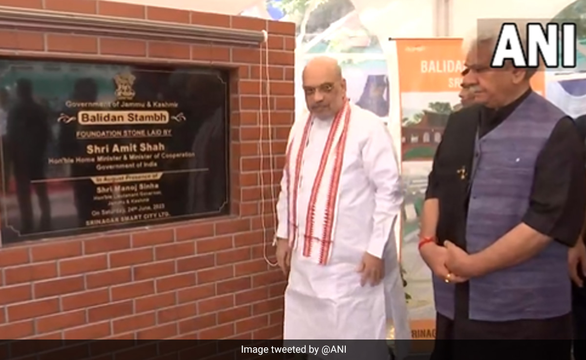 गृह मंत्री अमित शाह ने श्रीनगर में ‘बलिदान स्तंभ’ की आधारशिला रखी