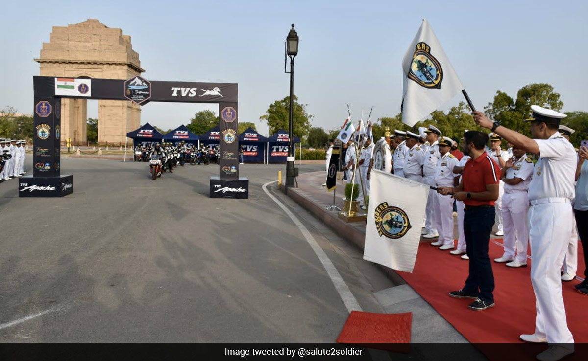 Navy's Motorcycle Expedition To Ladakh Flagged Off From National War Memorial In Delhi