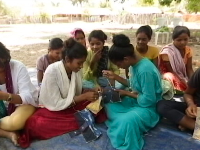 This Woman Is Educating Girls About The Significance Of Using A Cloth Pad