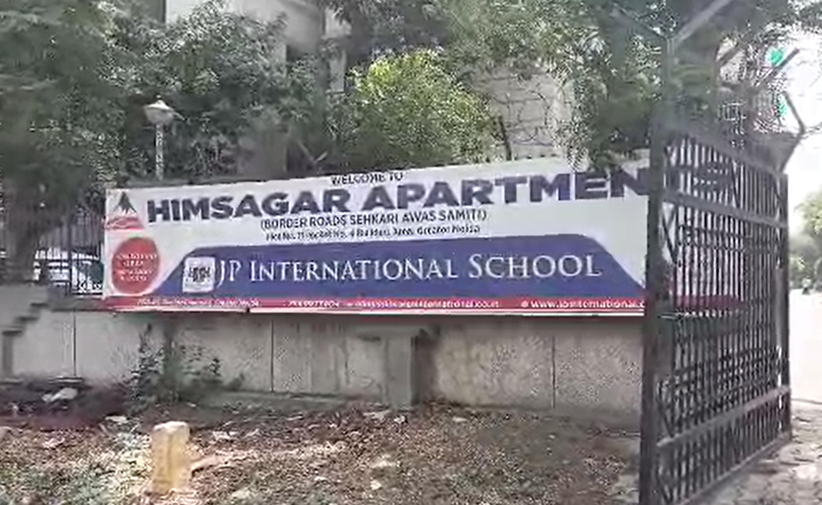 "No Lungi Or Nightie In Common Areas": Housing Society Imposes Bizarre Dress Code