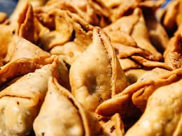 Chicken Samosas For Rs 40? Vendor Gives A Unique Spin To The Classic Snack