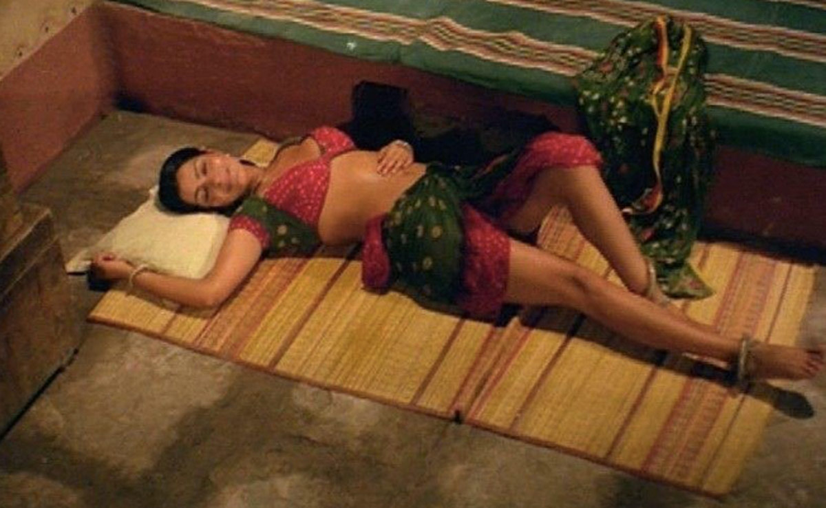 Zeenat Aman's Suggestion To "Beat The Heat" Is Raising The Temperature Instead