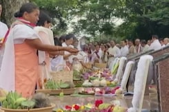 मणिपुर : बीते डेढ़ महीने से रुक-रुक कर हिंसा, शांति के लिए लोगों ने की प्रार्थना मणिपुर : बीते डेढ़ महीने से रुक-रुक कर हिंसा, शांति के लिए लोगों ने की प्रार्थना