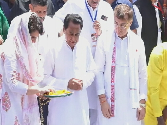 Priyanka Gandhi Vadra Performs Narmada Puja In Jabalpur