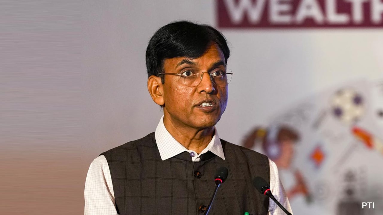 Sports Minister Mansukh Mandaviya To Meet Protesting Para-Shooters To Address Their Concerns Sports Minister Mansukh Mandaviya To Meet Protesting Para-Shooters To Address Their Concerns