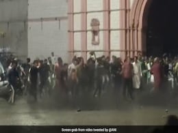 1 Dead, Cop Injured During Mob Violence Over Anti-Encroachment Drive In Gujarat 1 Dead, Cop Injured During Mob Violence Over Anti-Encroachment Drive In Gujarat