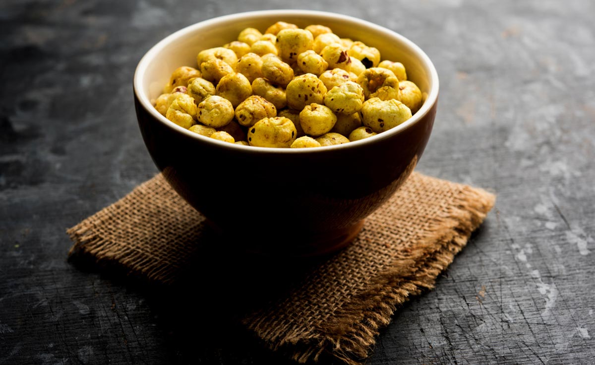 भुने हुए मखाना खाने के क्या फायदे हैं? एक दिन में कितने मखाने खाने चाहिए?