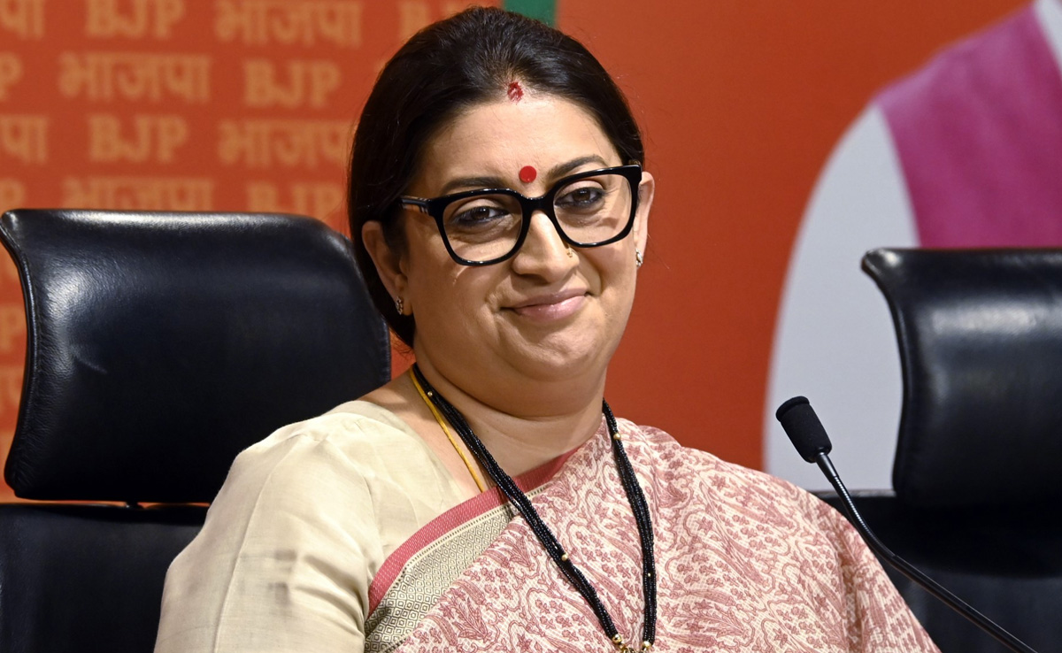 "Wolves Hunt In Packs": Smriti Irani On Opposition's United Fight Call