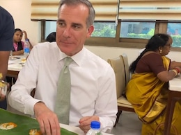Watch: US Ambassador Tries South Indian <i>Thali</i> With Food Served On Banana Leaf