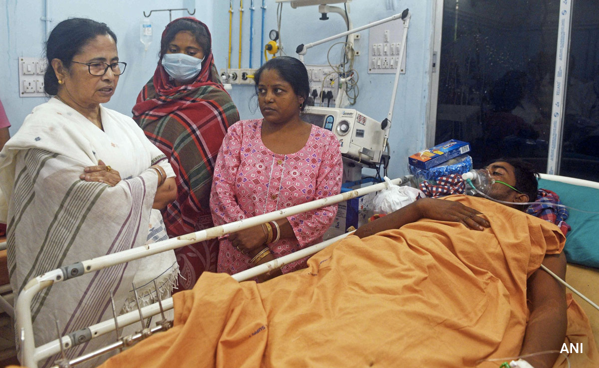 Odisha Train Crash: Mamata Banerjee Meets Injured Passengers In Cuttack