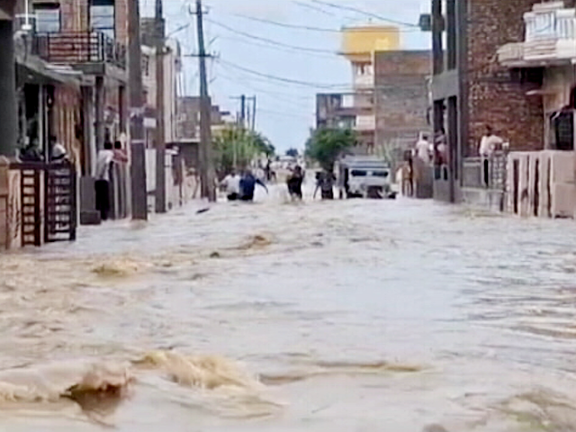 राजस्थान के कई इलाकों में तूफान बिपरजॉय के कारण भारी बारिश, कई जगहों पर बाढ़ जैसे हालात