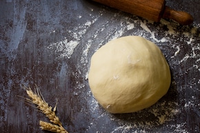 न मेहनत, न किचन में गंदगी, बस नल और हाथ, रोहन ने बताई परफेक्ट आटा गूंथने की आसान टिप्स