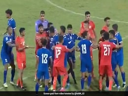 SAFF Championship: भारत-नेपाल के बीच हुए मैच में मचा बवाल, खिलाड़ियों के बीच हुई हाथापाई, Video SAFF Championship: भारत-नेपाल के बीच हुए मैच में मचा बवाल, खिलाड़ियों के बीच हुई हाथापाई, Video