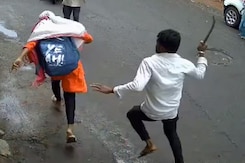 Video: Machete In Hand, Man Chases, Attacks Woman In Pune Video: Machete In Hand, Man Chases, Attacks Woman In Pune