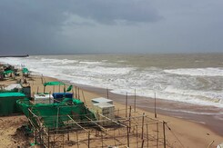 आज की सुर्खियां 15 जून : गुजरात के तट से आज टकराएगा तूफान बिपरजॉय आज की सुर्खियां 15 जून : गुजरात के तट से आज टकराएगा तूफान बिपरजॉय