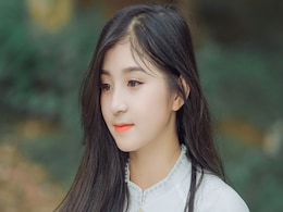 Korean Skin Care Routine: मिनटों में शीशे सी चमक उठेगी त्वचा, रोज फॉलो करें 8 Step वाला ये कोरियन स्किन केयर रूटीन... Korean Skin Care Routine: मिनटों में शीशे सी चमक उठेगी त्वचा, रोज फॉलो करें 8 Step वाला ये कोरियन स्किन केयर रूटीन...