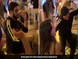 नोरा फतेही के साथ कजरा रे गाने पर अभिषेक बच्चन ने किया जमकर डांस, वीडियो देख फैंस कहेंगे- ऐश्वर्या और अमिताभ की है कमी नोरा फतेही के साथ कजरा रे गाने पर अभिषेक बच्चन ने किया जमकर डांस, वीडियो देख फैंस कहेंगे- ऐश्वर्या और अमिताभ की है कमी