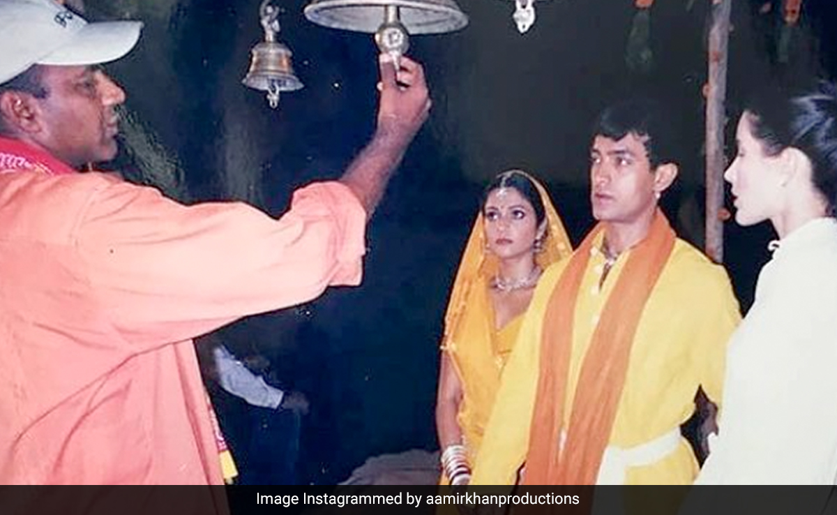 One From The Archives: Aamir Khan And Team In A <i>Lagaan</i> Throwback