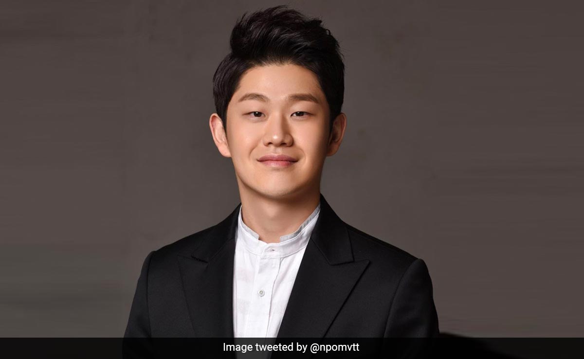 Korean Singer Choi Sung Bong Dies At 33