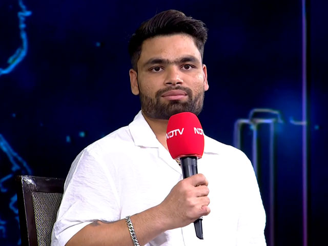 झाड़ू-पोछा लगाने से IPL में इतिहास रचने तक: जानिए रिंकू सिंह के संघर्षों की कहानी