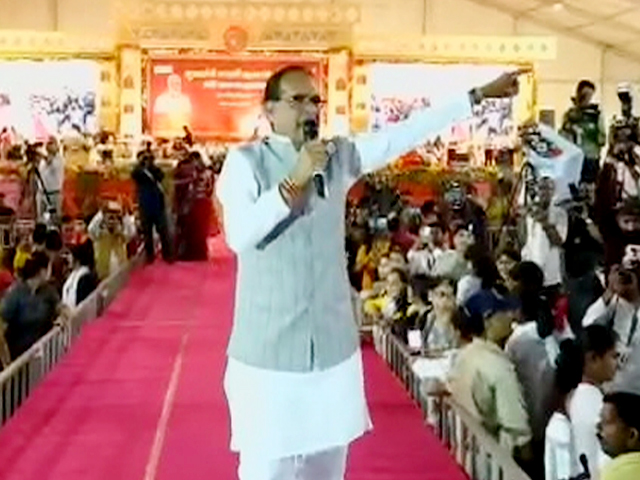 MP में 'लाडली बहना' बनेगी गेमचेंजर, सवा करोड़ लड़कियों को हर महीने 1000 रुपये मिलेंगे