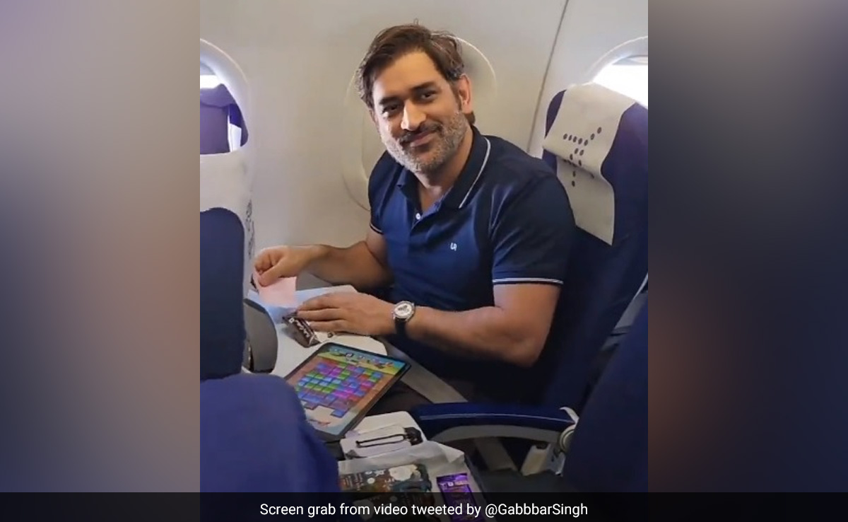 MS Dhoni ने बढ़ा दी 'Candy Crush' की डिमांड, फैन्स की खुशी पहुंची सातवें आसमान पर, Video