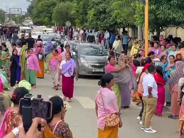 Huge Show Of Strength By BJP Outside Manipur Chief Minister's House