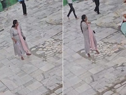 राजस्थान : अजमेर दरगाह में डांस करती महिला का VIDEO वायरल, खादिम हुए नाराज राजस्थान : अजमेर दरगाह में डांस करती महिला का VIDEO वायरल, खादिम हुए नाराज