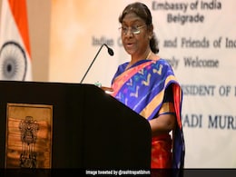 गृह मंत्री अमित शाह और संसदीय राजभाषा समिति के सदस्यों ने राष्ट्रपति से की मुलाकात, सौंपी रिपोर्ट गृह मंत्री अमित शाह और संसदीय राजभाषा समिति के सदस्यों ने राष्ट्रपति से की मुलाकात, सौंपी रिपोर्ट