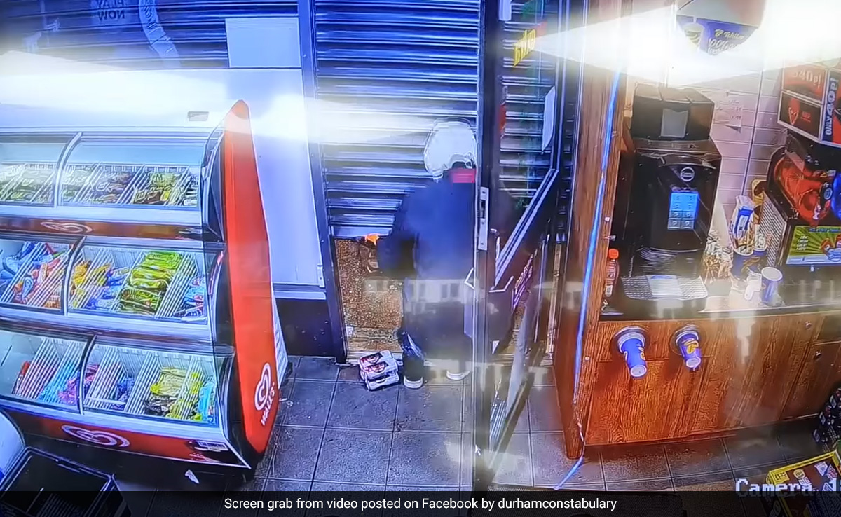 Watch: Brave Shopkeeper Foils Knifepoint Robbery In UK, Traps Burglar Inside Shop