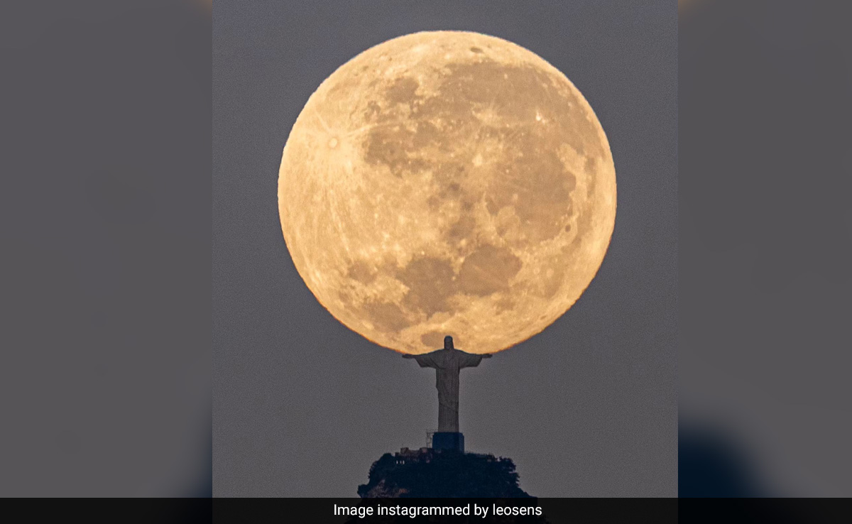 Photographer's Shot Of Christ The Redeemer 'Holding' The Moon Goes Viral