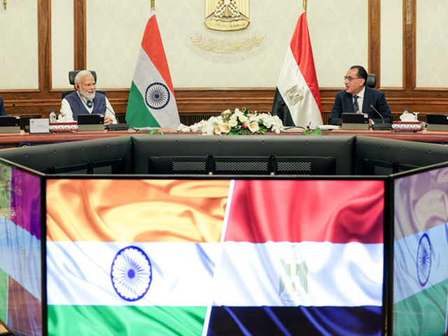 मिस्र के दौरे पर पीएम मोदी, प्रधानमंत्री मुस्तफा ने किया भव्य स्वागत