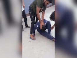 बिहार : चोरी के शक में टोल प्लाजा कर्मी की बेरहमी से हत्या, वीडियो हुआ वायरल  बिहार : चोरी के शक में टोल प्लाजा कर्मी की बेरहमी से हत्या, वीडियो हुआ वायरल